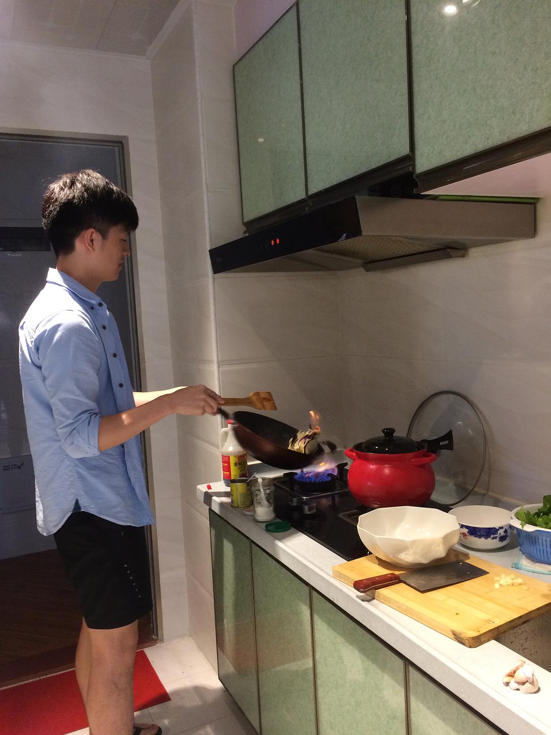 迷你厨房做饭视频可食_共享厨房做饭怎么收费_中国厨房做饭图片