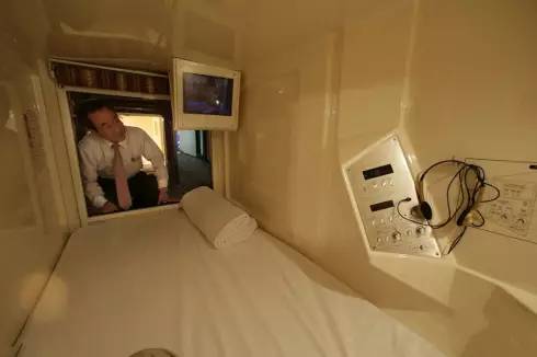 共享经济睡眠舱被叫停_迷你睡眠舱的幽默形容_太空睡眠舱